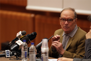 Festa Internazionale di Roma 2007: Commozione e gioia per Il premio Oscar Ennio Morricone