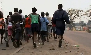 NFF - COME GLI UCCELLI - L'arte di sopravvivre in Congo