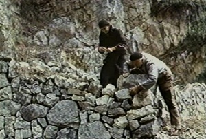 PICCOLA TERRA - Resistere, lass sui monti