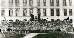 LA FABBRICA DELLE DONNE - A Rovereto, la Manifattura Tabacchi