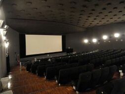 Chiude il Cinema Jolly di Bologna