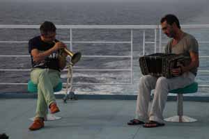 QUANDO DAL CIELO - Alla fine  la musica