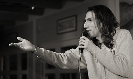 Al Cinema Scuderie di Seravezza 