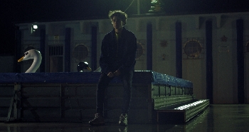 LOVERS32 - LORIS STA BENE, per ora