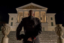 SONO TORNATO - Il Duce torna e riprova a sedurci