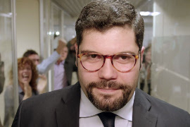 L'EROE - Un Giornalista di oggi tra verita' e compromesso