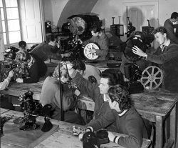 AAMOD - Il patrimonio cinematografico al servizio di tutti con percorsi didattici a tema