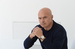 IL RE - Luca Zingaretti nella nuova serie Sky Original