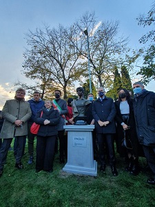 PAOLO - Inaugurata a Prato l'opera dedicata alla memoria di Paolo Rossi