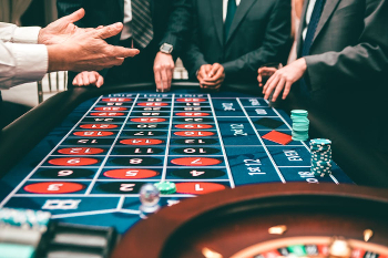EMILIO FEDE - Il giornalista che amava il gioco