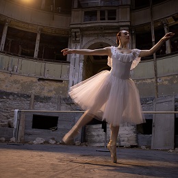 EDITH, UNA BALLERINA ALL'INFERNO - 