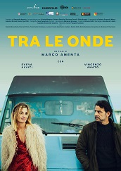TRA LE ONDE - Dal 24 novembre in Sardegna e poi nel resto d'Italia al cinema