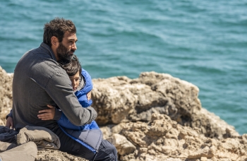 RESTA CON ME - Il vice questore e il bambino