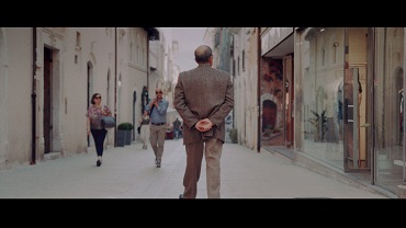 SEMPLICE CLIENTE - In tour per le sale italiane