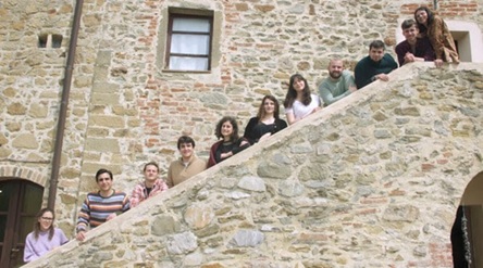 E SE ORA, LONTANO - UN'ALTRA VOCE ESISTE - Testimonianze da un mondo giovane