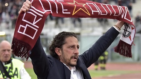 IGOR � L�EROE ROMANTICO DEL CALCIO - Una storia di goal, cuore e passioni