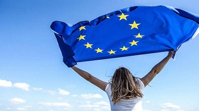 QUALCOSA CHE VIVE E BRUCIA - Il 25 aprile su Rai Storia per il ciclo �Documentari d�Autore�